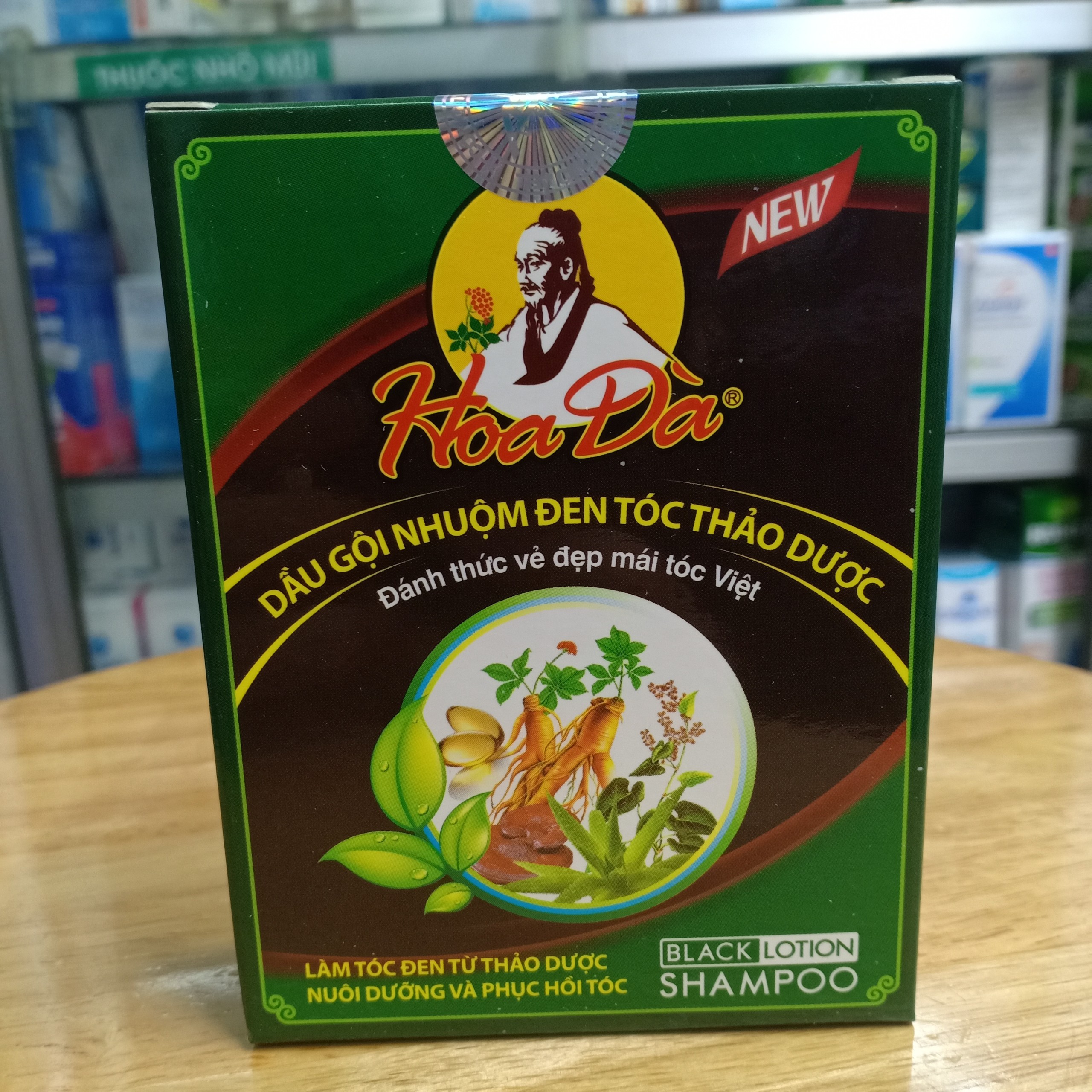 Dầu gội nhuộm đen tóc thảo dược Hoa Đà new hộp 3 gói