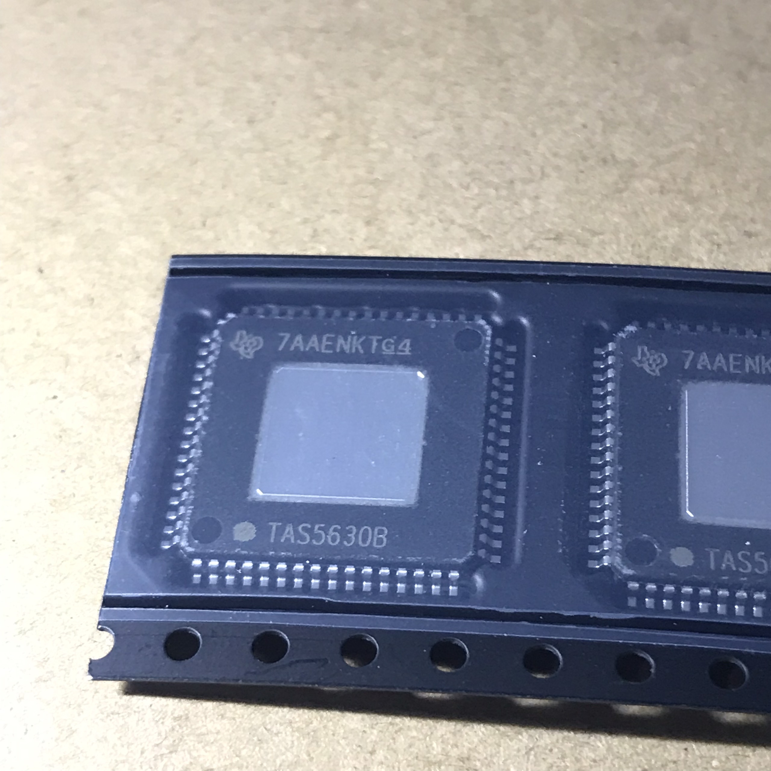 IC Công Suất Âm Thanh TAS5630B 64 Chân