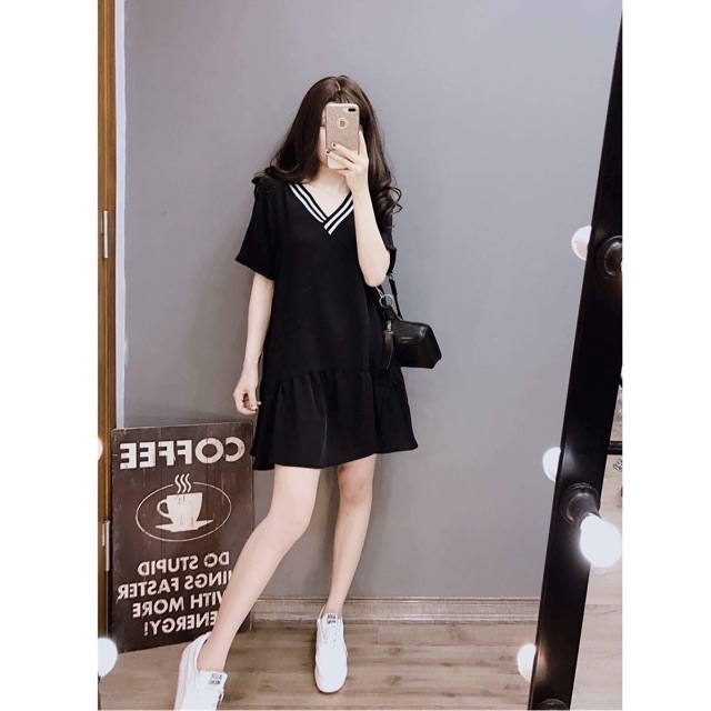 VÁY ĐẦM ĐUÔI CÁ CỔ VIỀN TRẮNG 2K0