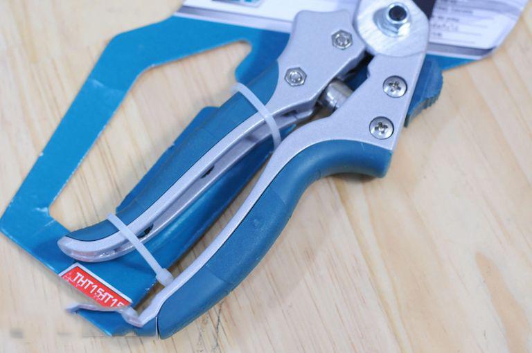 8" Kéo cắt tỉa cây TOTAL THT15308