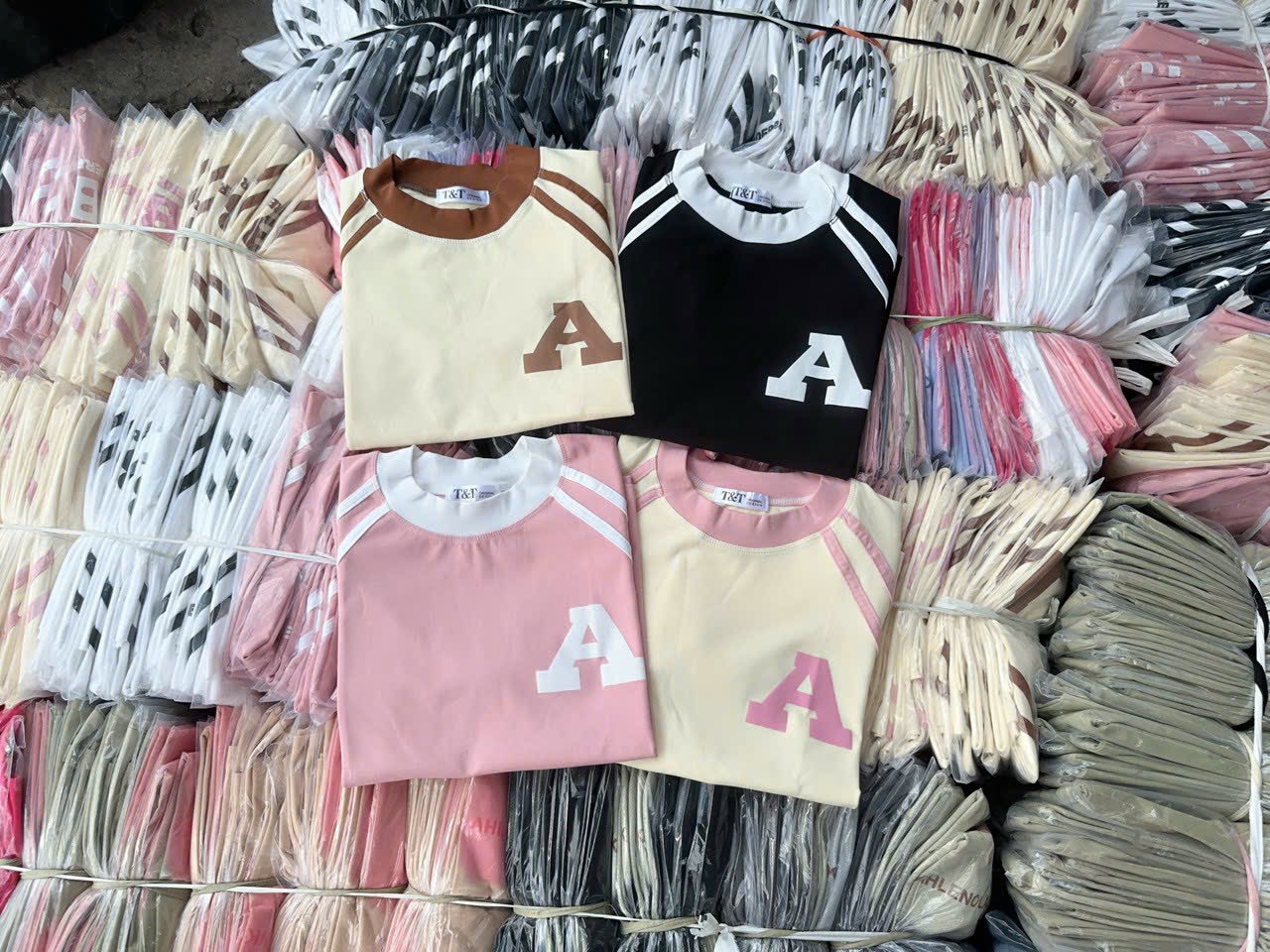 Áo thun dáng ôm nhẹ babytee hai sọc trước ( 2 sọc trước chữ A )
