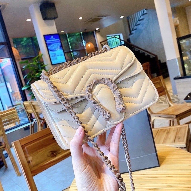 Túi Xách Thời Trang Khoá Rắn