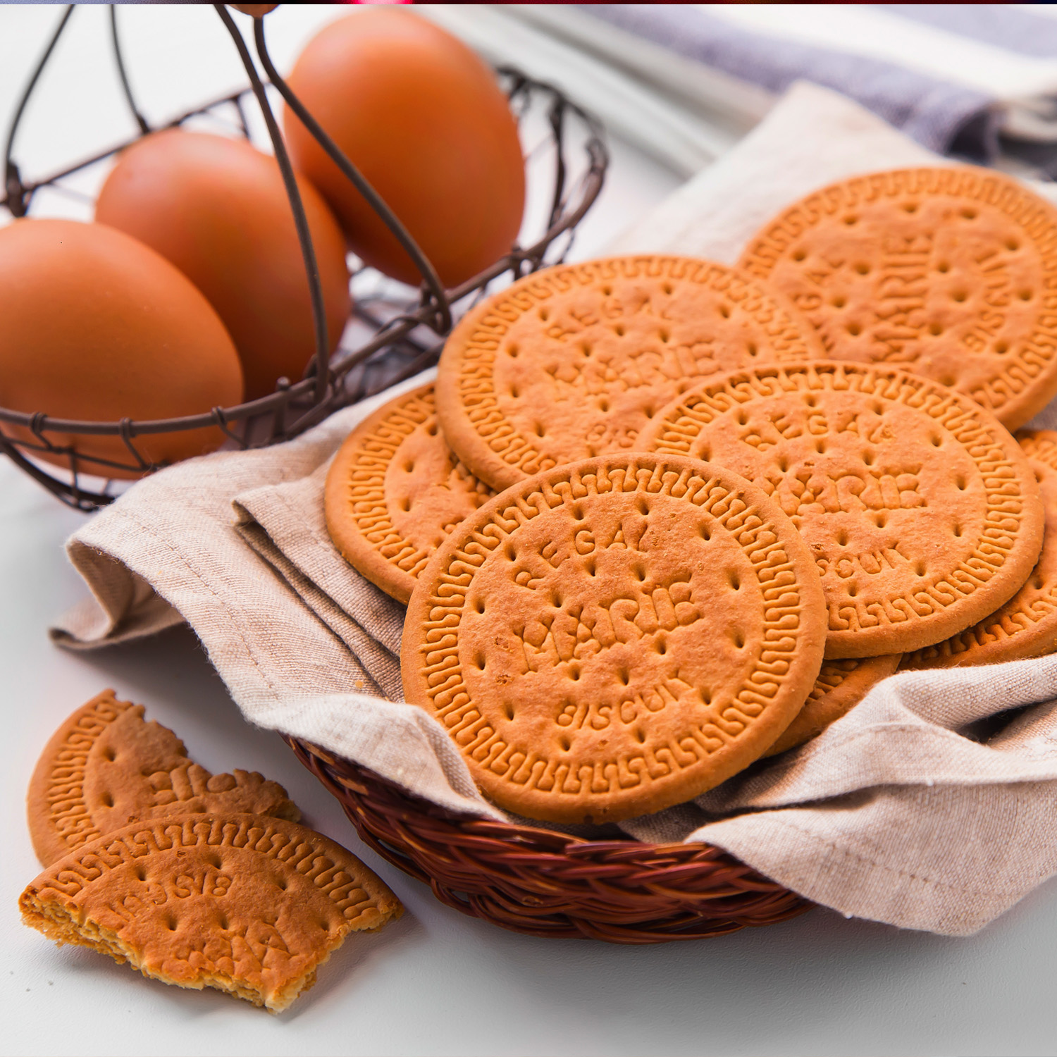 BÁNH QUY REGAL MARIE BISCUITS (120g) - NHẬP KHẨU INDONESIA