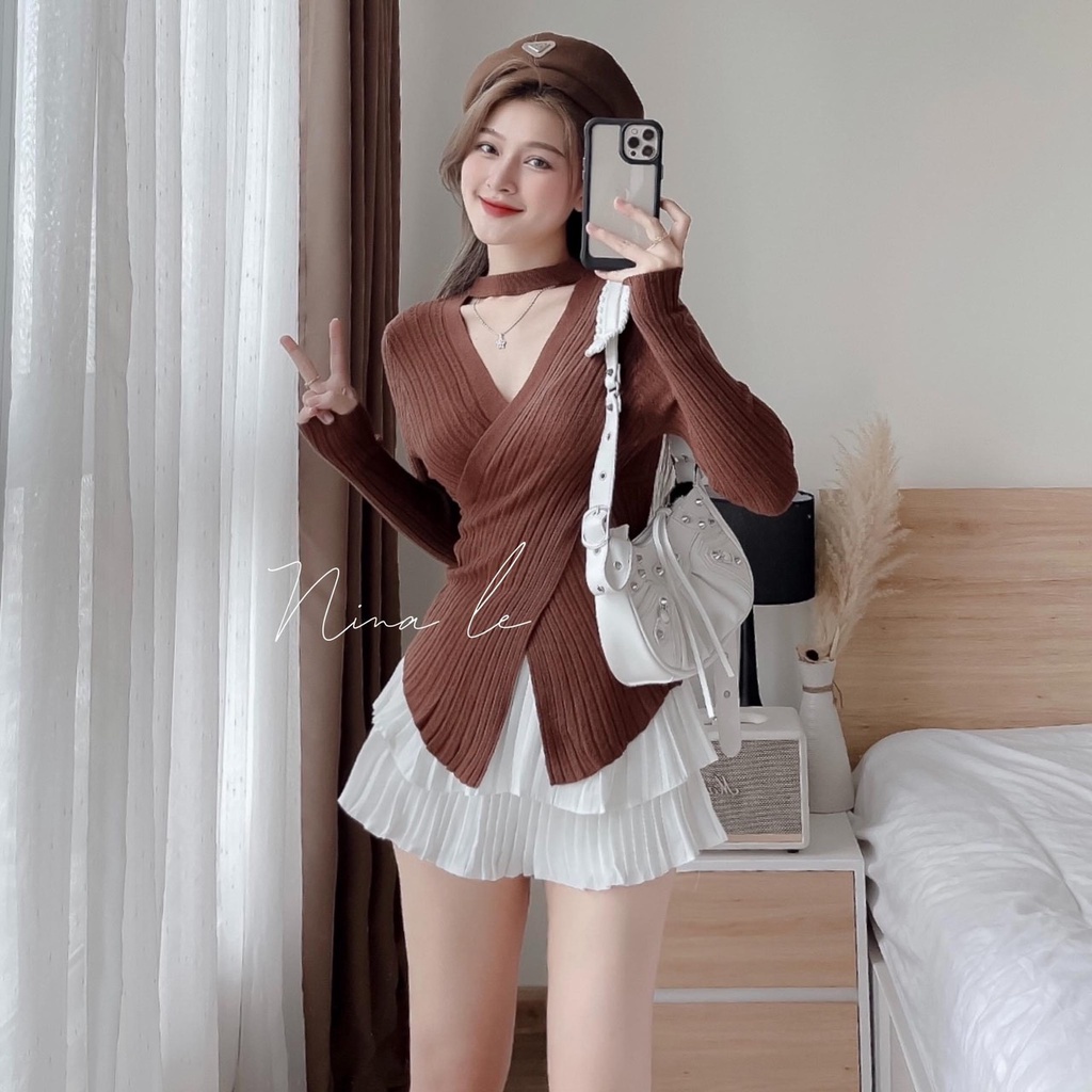 Áo len vạt chéo trước phối cổ vòng độc đáo