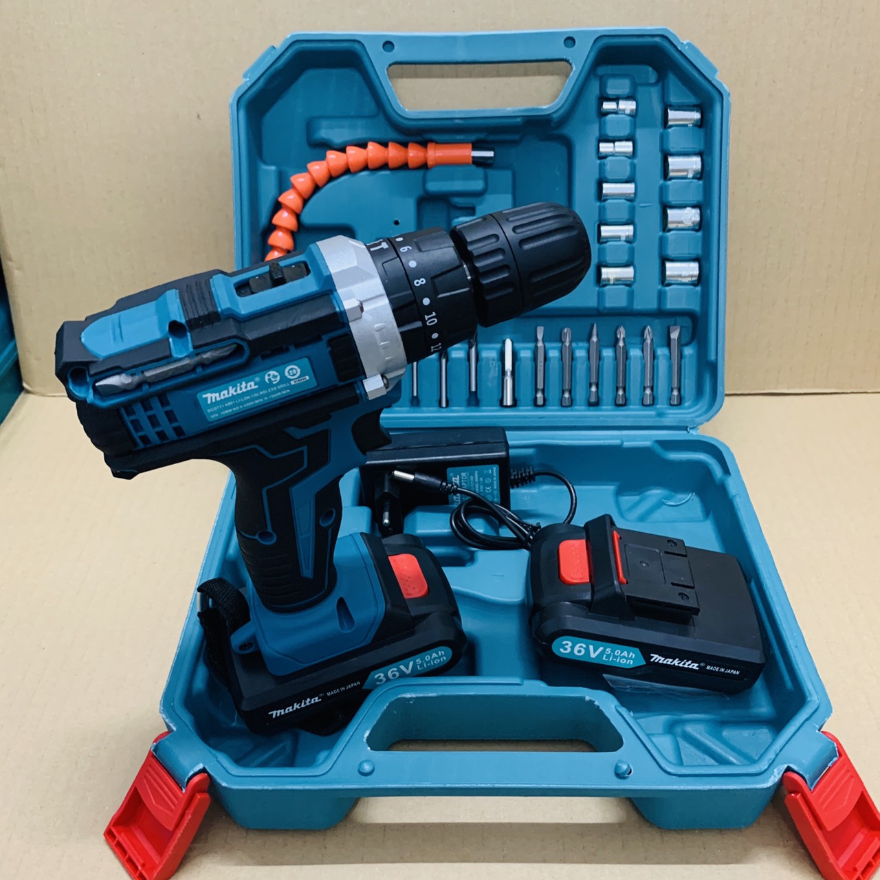 Máy Khoan Pin chính hãng Makita 36V 3 chức năng tặng kèm bộ phụ kiện 24 chi tiết. Bảo Hành 12 tháng.