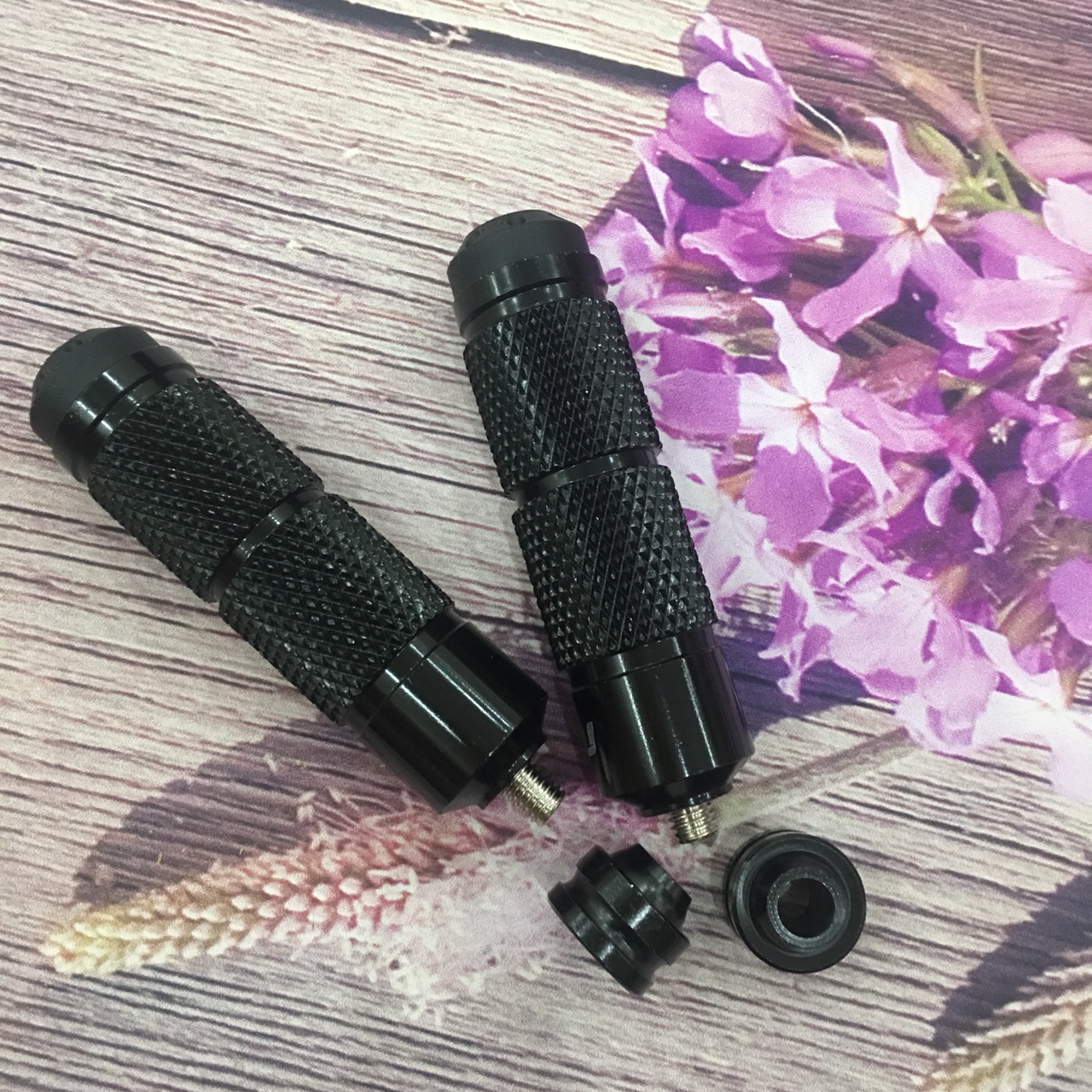 Gù chống đổ kiêm gác chân sau CNC - màu ngẫu nhiên