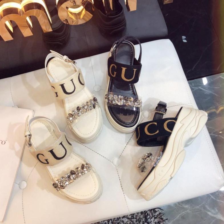 GIÀY SANDAL NỮ ULZZANG NÂNG ĐẾ 5P GUCC QUAI TRONG ĐÍNH ĐÁ LỚN DỄ ĐI TIỆN LỢI MAX SANG CHẢNH -MÃ 46 giá rẻ