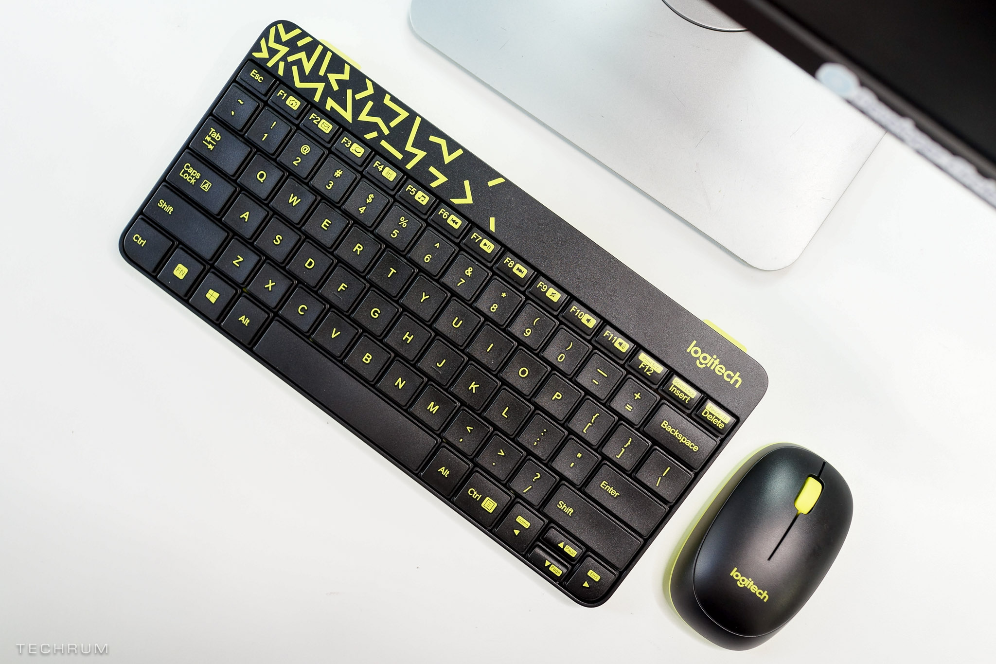 Bàn Phím Không Dây Logitech MK240 Nano