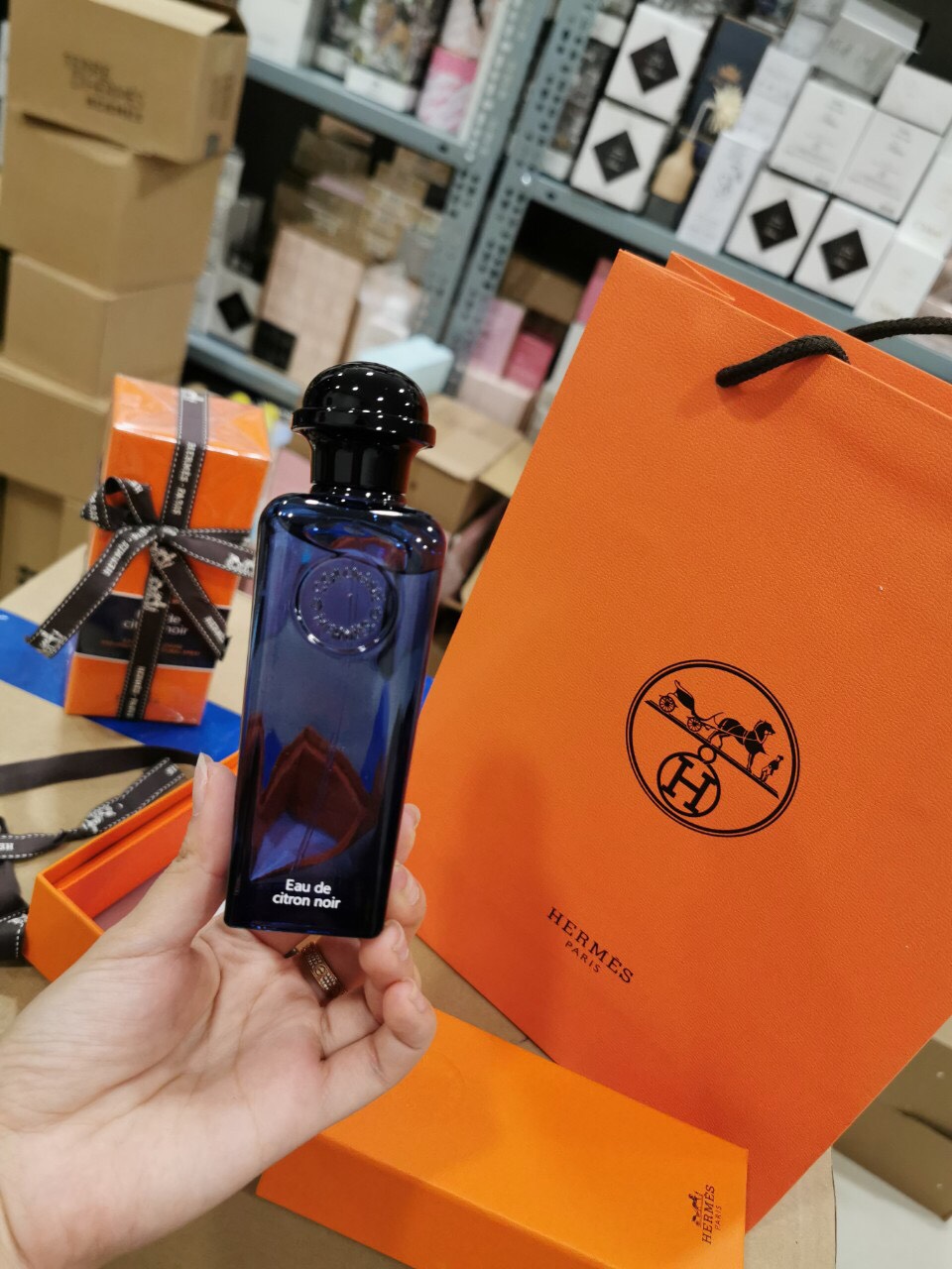nuoc hoa EAU DE CITRON NOIR HERMÈS