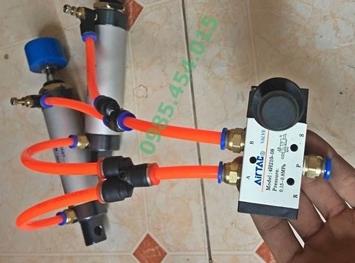 Bộ 2 xi lanh khí kèm van gạt tay