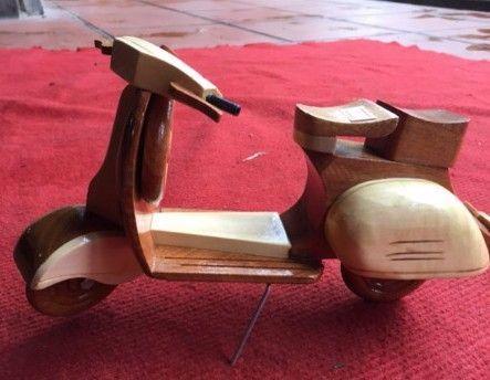 xe vespa bằng gỗ tự nhiên (vespa moto natural wooden dried)