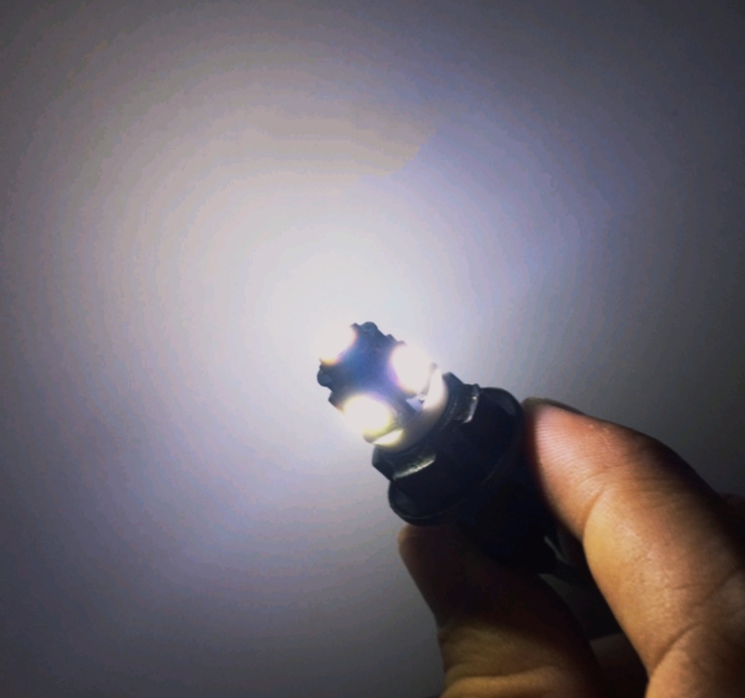 ĐÈN LED XI NHAN DEMI 5 TIM XE MÁY (Giá 1 cái)