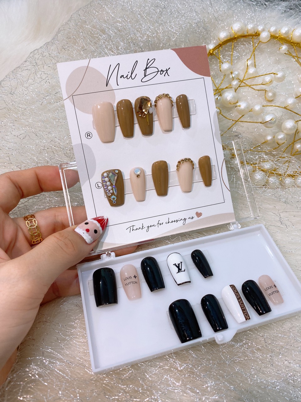 Nail Box tự thiết kế thương hiệu eo vì