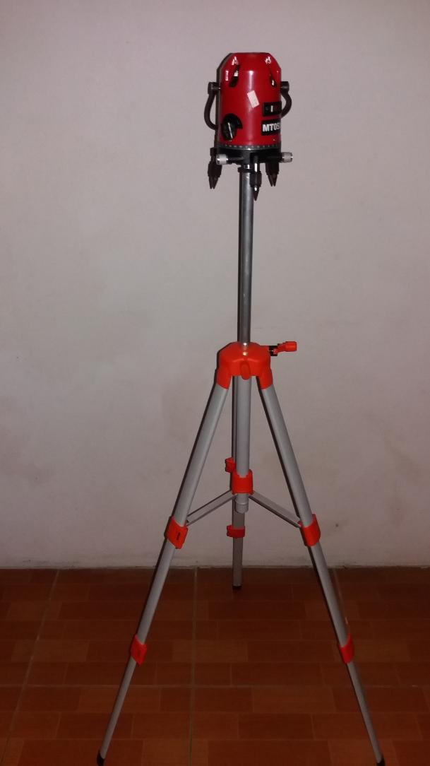 conbo máy cân mực laser 5 tia và chân máy