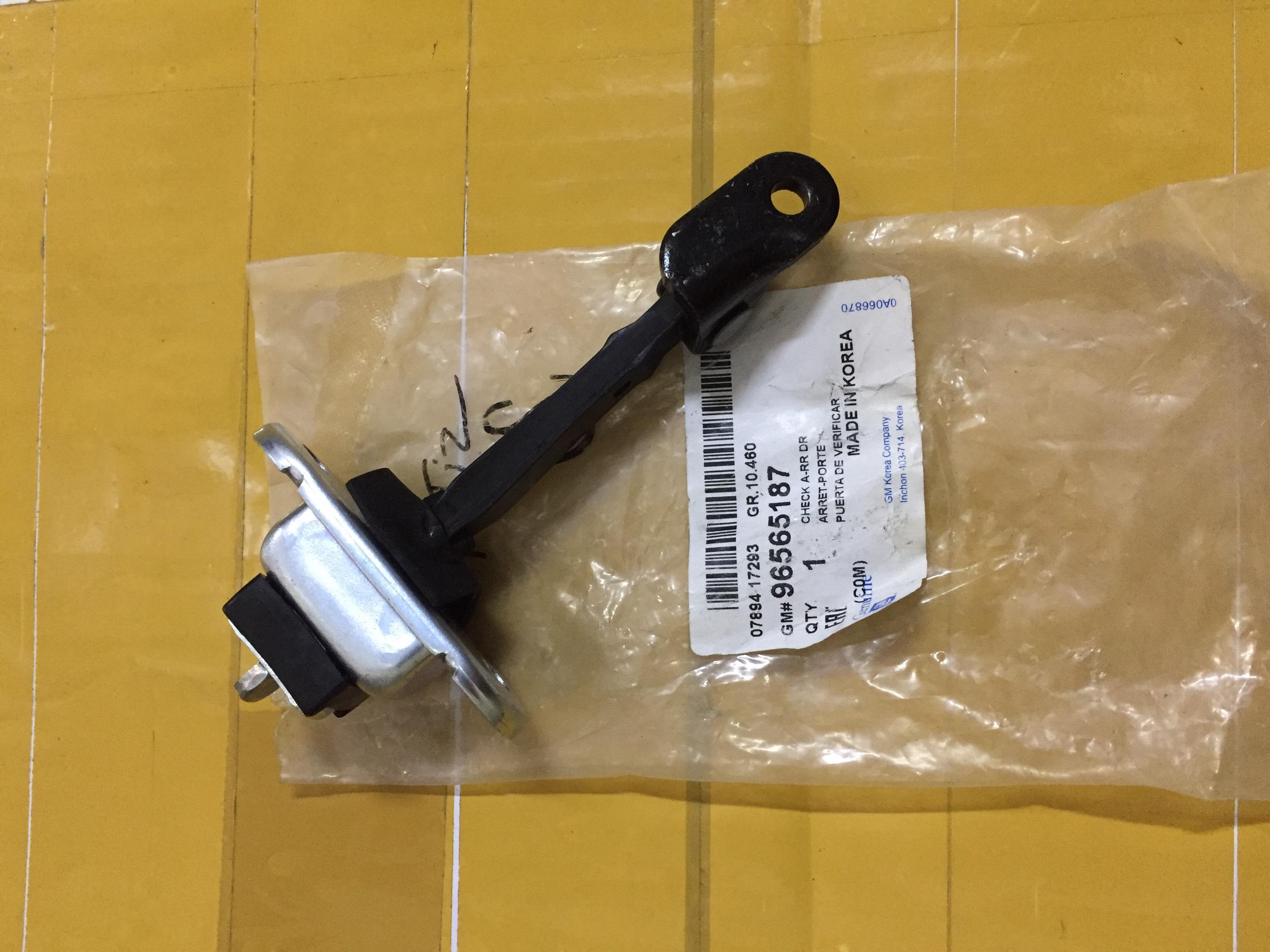Hạn chế cửa Matiz , spark m200  ( giá 1 cái )