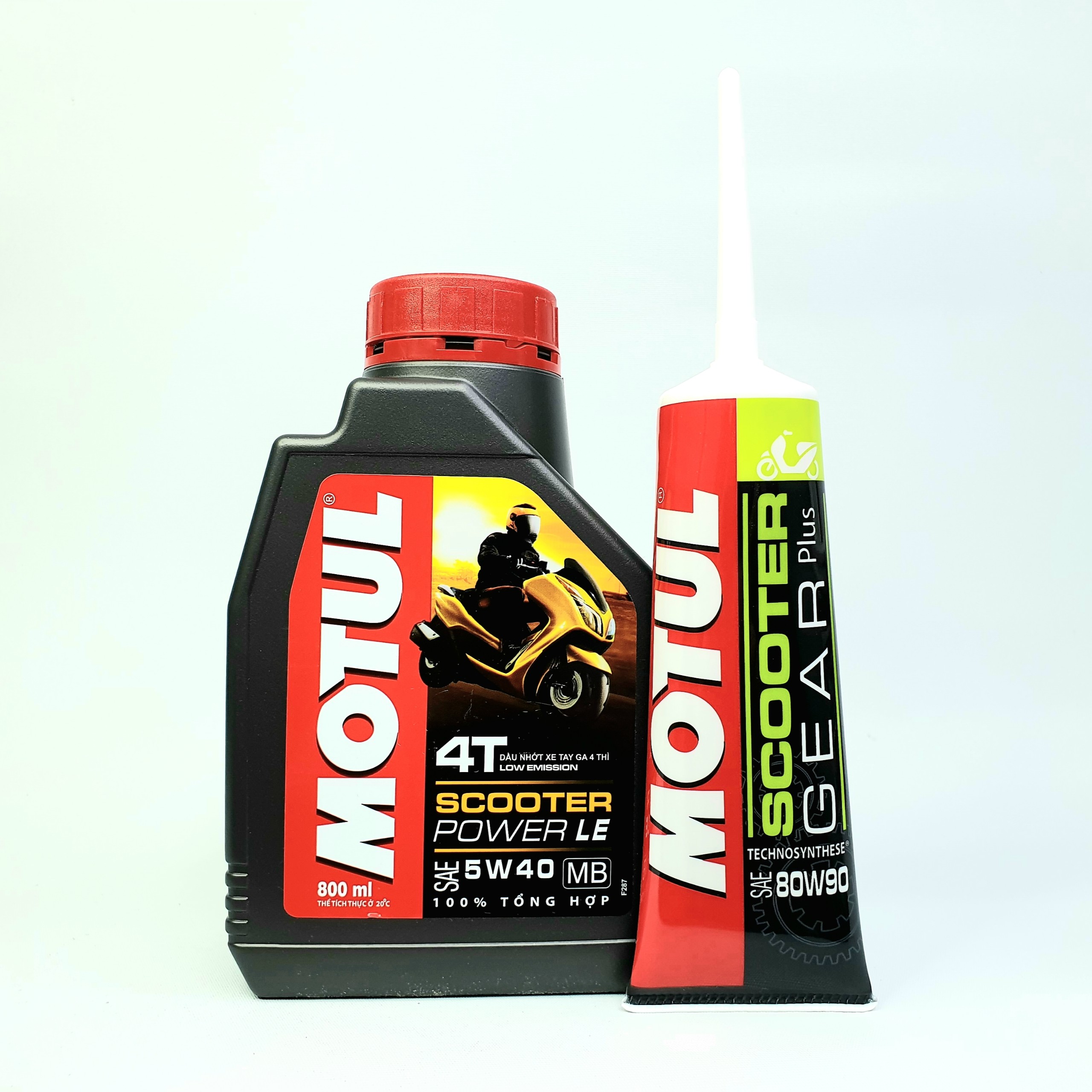 [HCM]Nhớt cao cấp cho xe tay ga đời mới Motul Scooter Power LE 5W40 800ml tặng nhớt hộp số Motul Gear 80W90