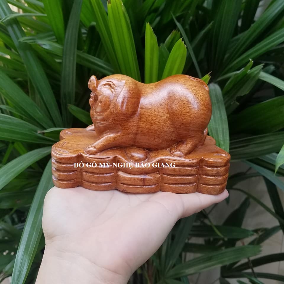 Tượng con lợn gỗ bách xanh ngang 15 sâu 7 cao 9 cm
