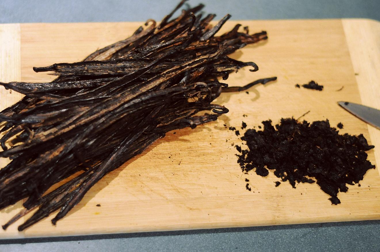 Bột Vanilla Peroma Làm Bánh Túi 200gr