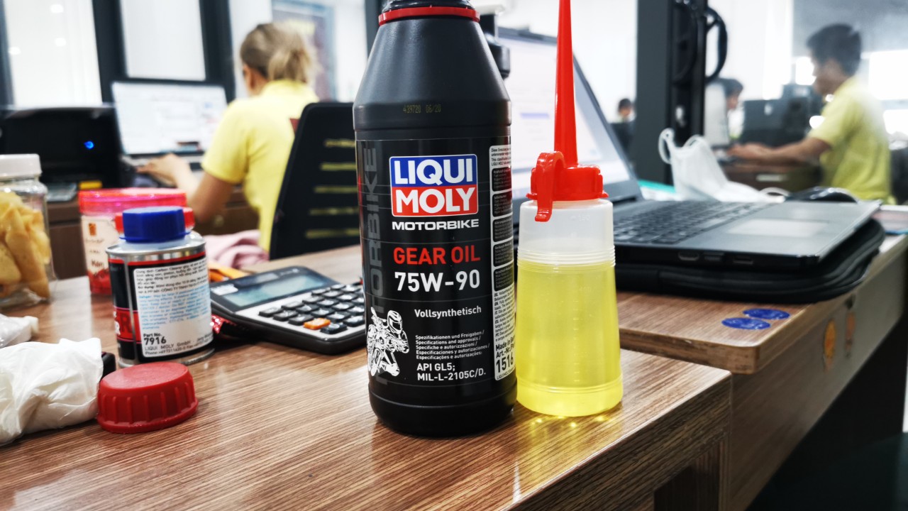 [HCM]Bình Châm Nhớt Có Vạch Bình Tra Dầu Máy 150ml