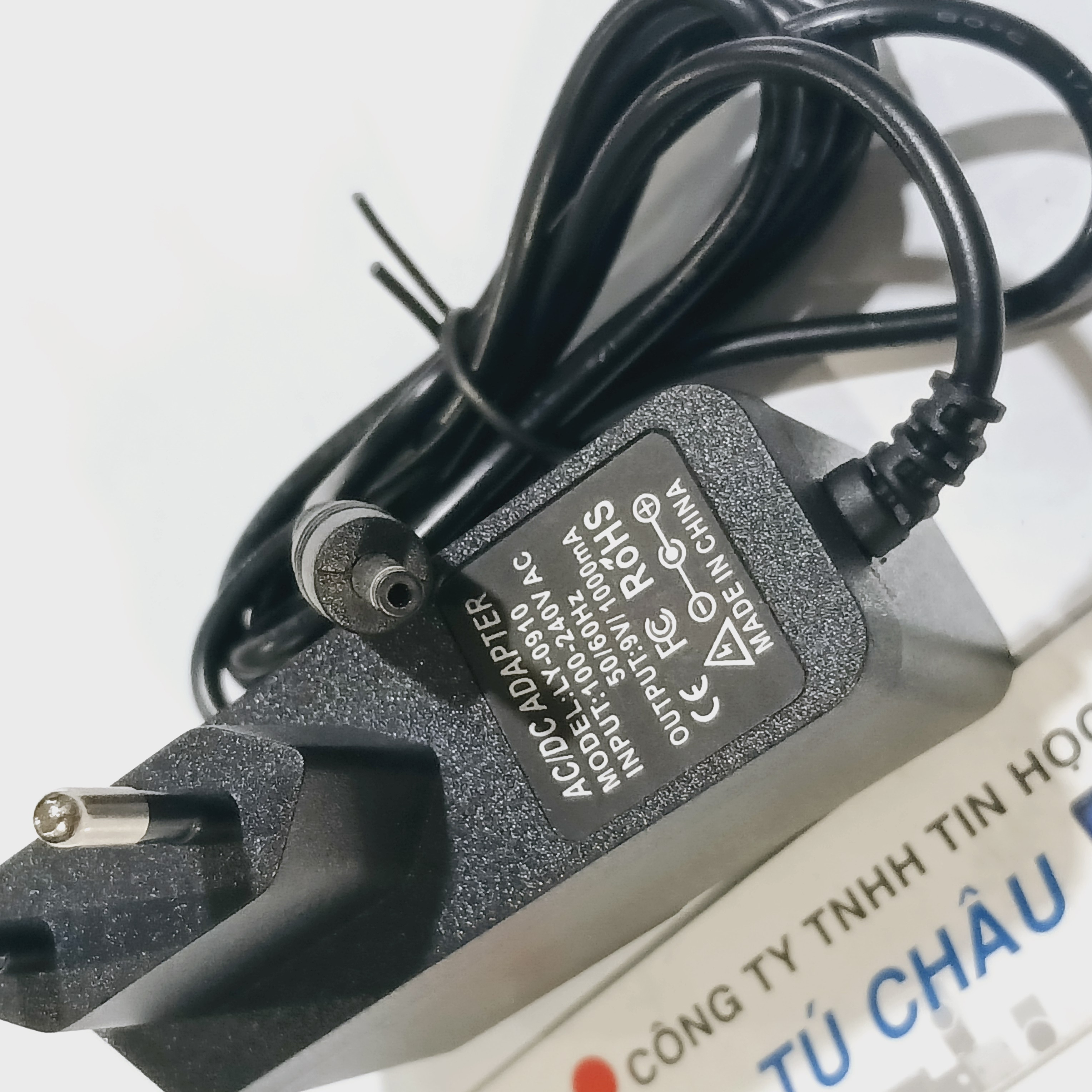 Adapter DC 9V - 1A / Đầu cắm 3.5mm X 1.35mm