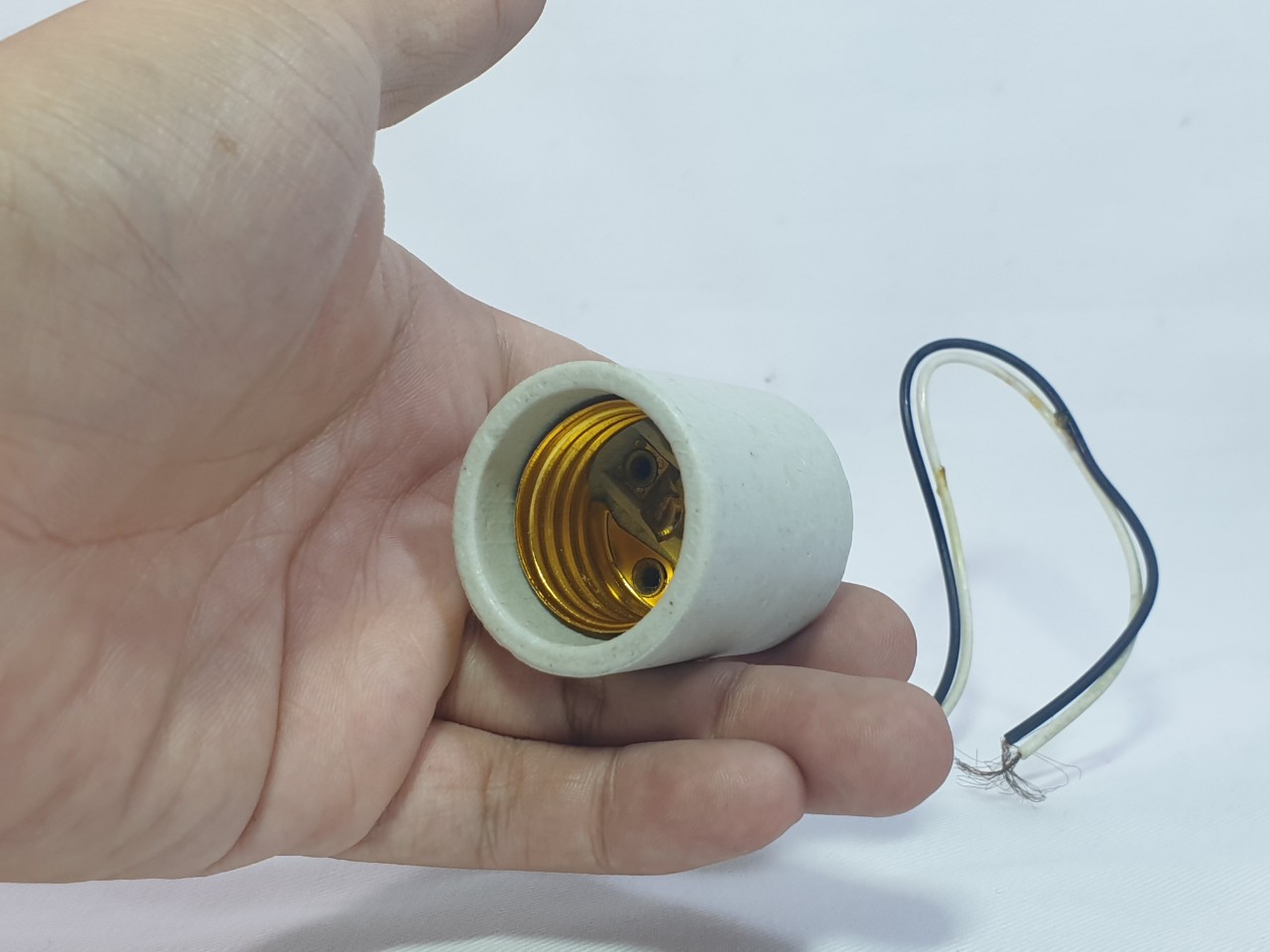 Đuôi đèn sứ E27 đui sứ có dây
