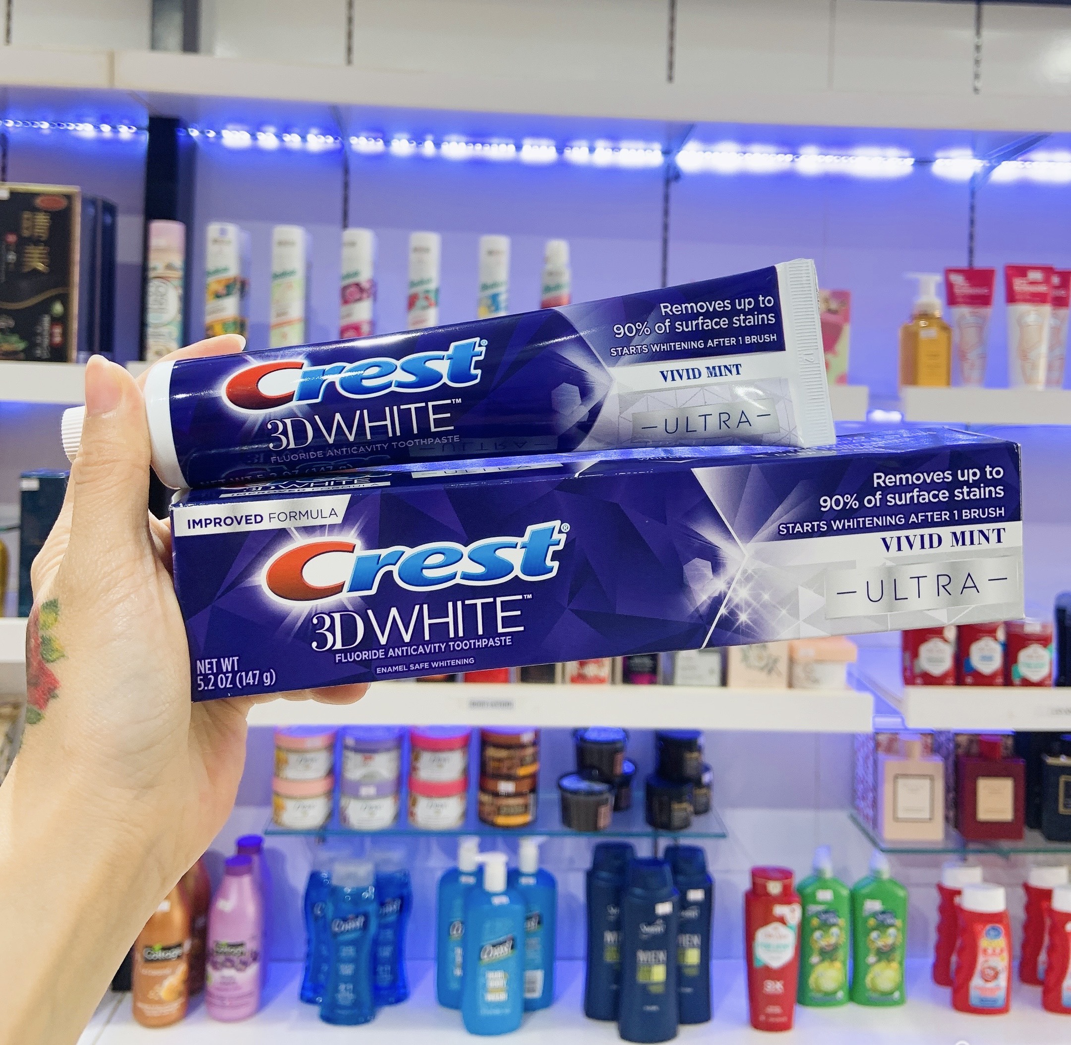 DATE: 20/3/2025 Kem Đánh Răng Crest 3D White Vivid Mint Ultra 147g