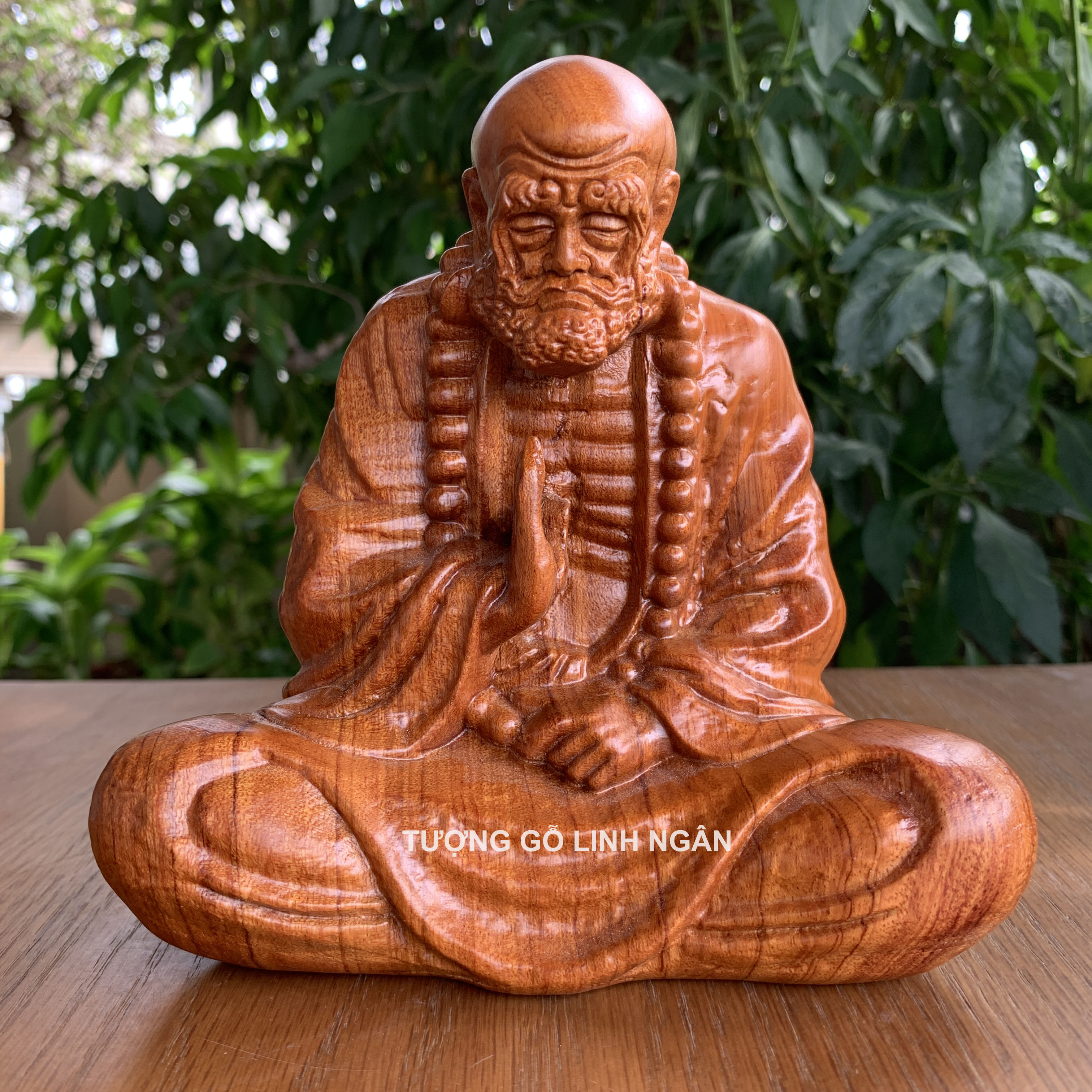 Tượng Đạt ma gỗ hương