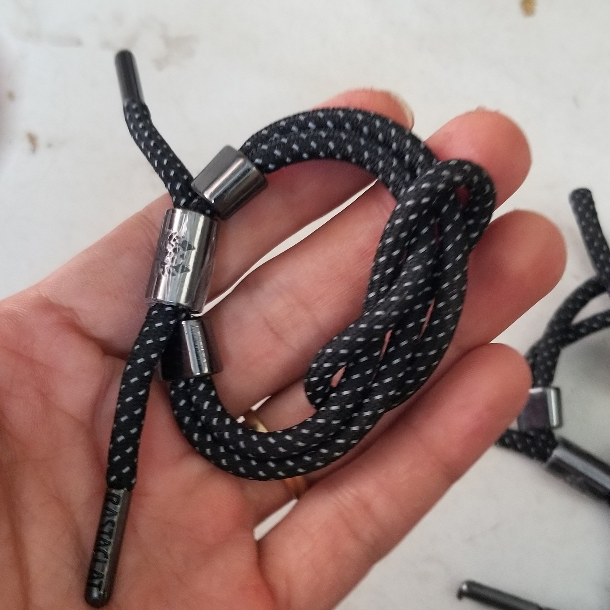 Vòng đeo tay handmade,dây rút,,vải lanh bền bỉ