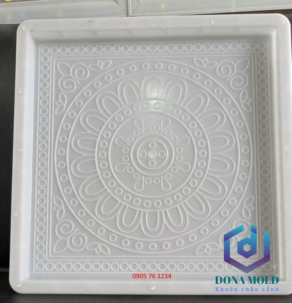 Khuôn đổ gạch lát sân vườn 40 * 40 cm mẫu khuôn MK04
