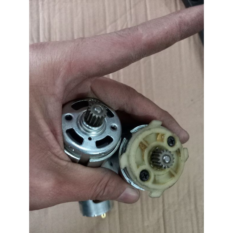 Mô tơ 775 sài tốt.