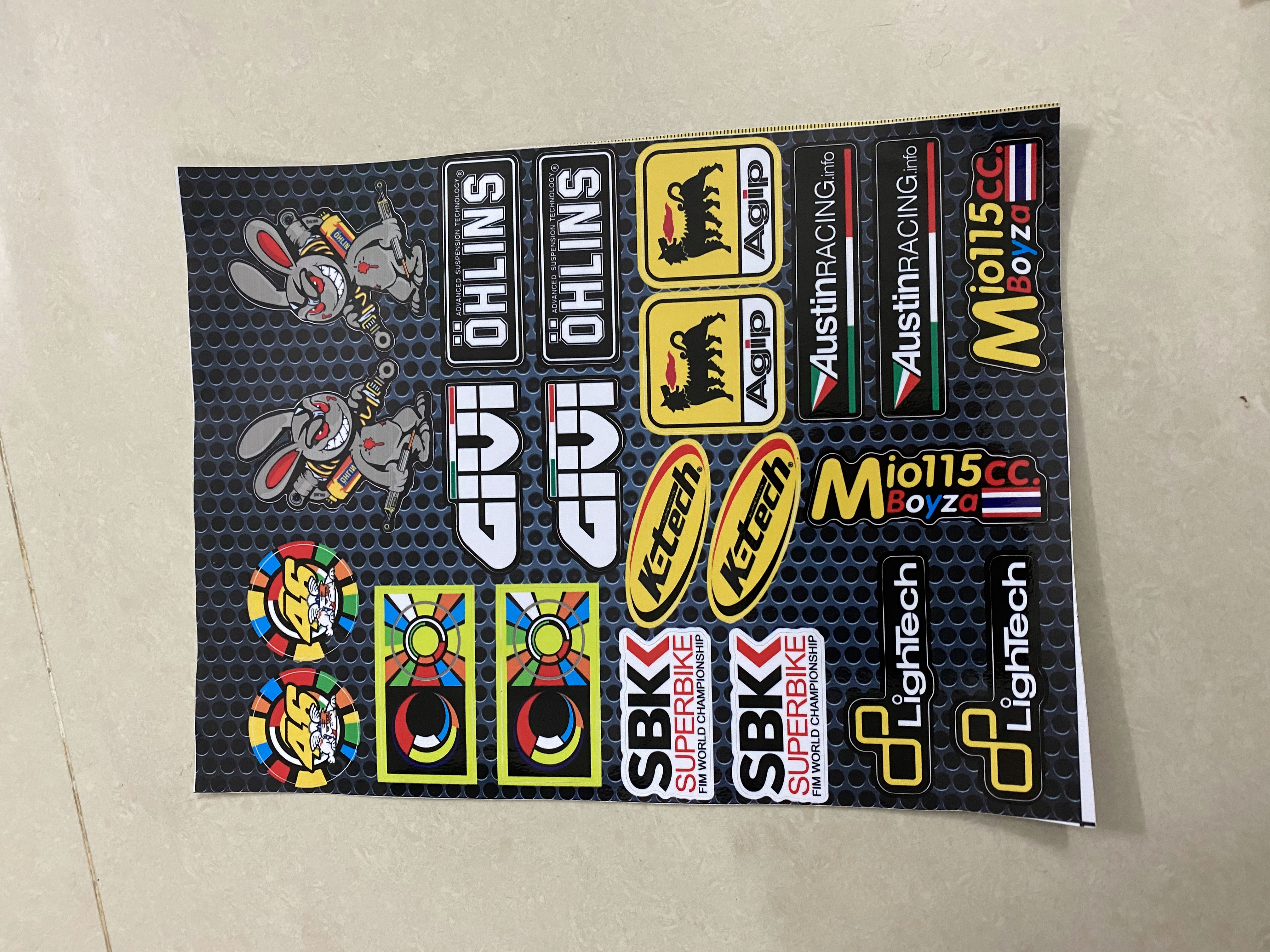 logo sticker thỏ