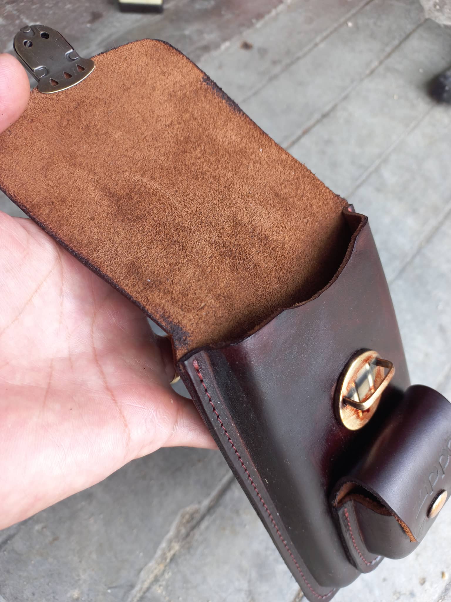 Bao Da Điện Thoại Kèm Zippo Đeo Dây Nịt