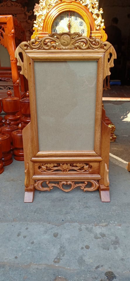 Khung ảnh thờ gỗ hương (kt ảnh 20 x 30 cm)