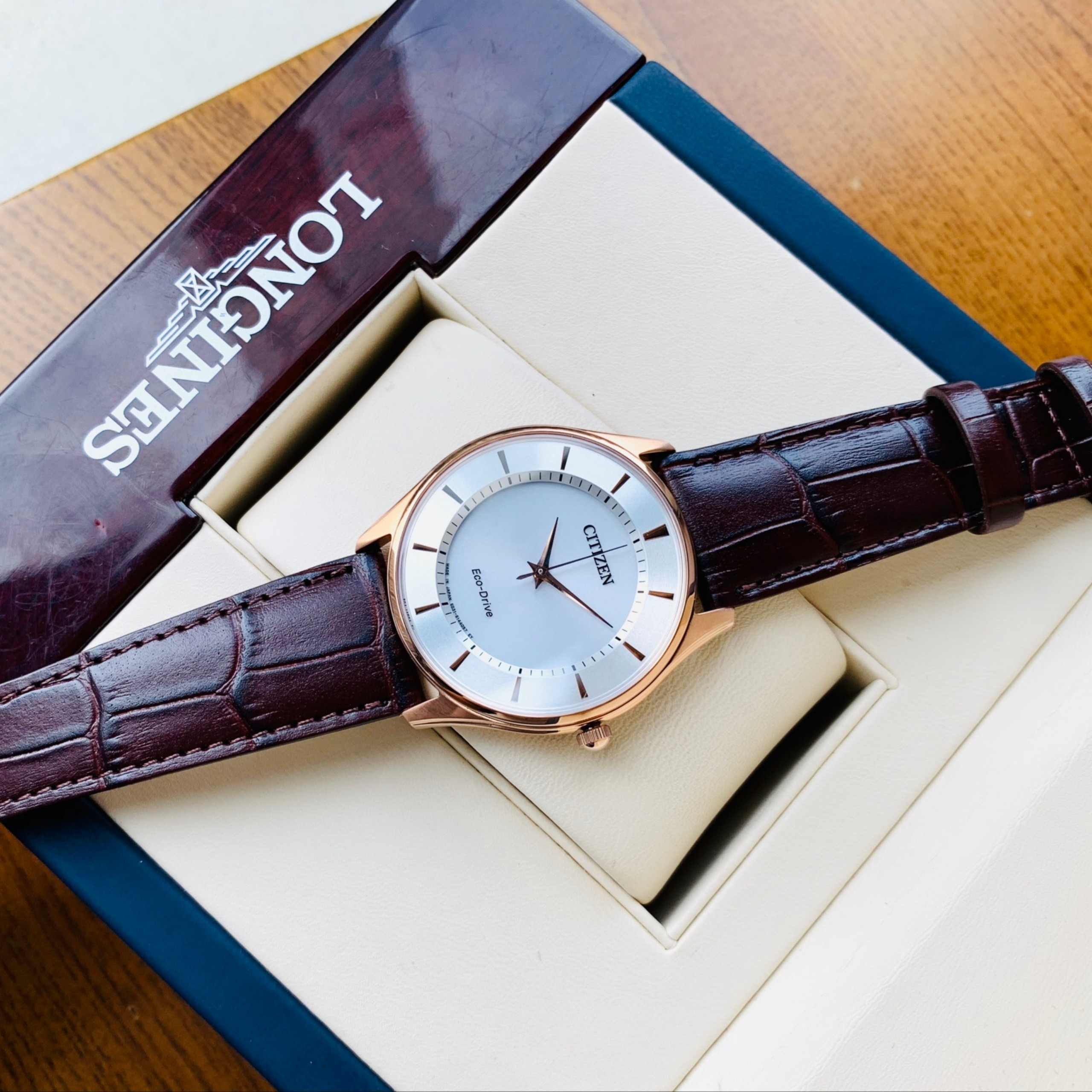 Đồng hồ Nam Citizen Eco Drive BJ6482-04A Mặt trắngKính Sapphire-Năng lượng ánh sáng-Dây da nâu cao cấp-Size 38mm