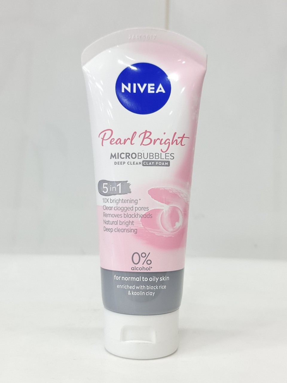 Sữa Rửa Mặt Sáng Da Sạch Nhờn Giảm Mụn NIVEA 100g