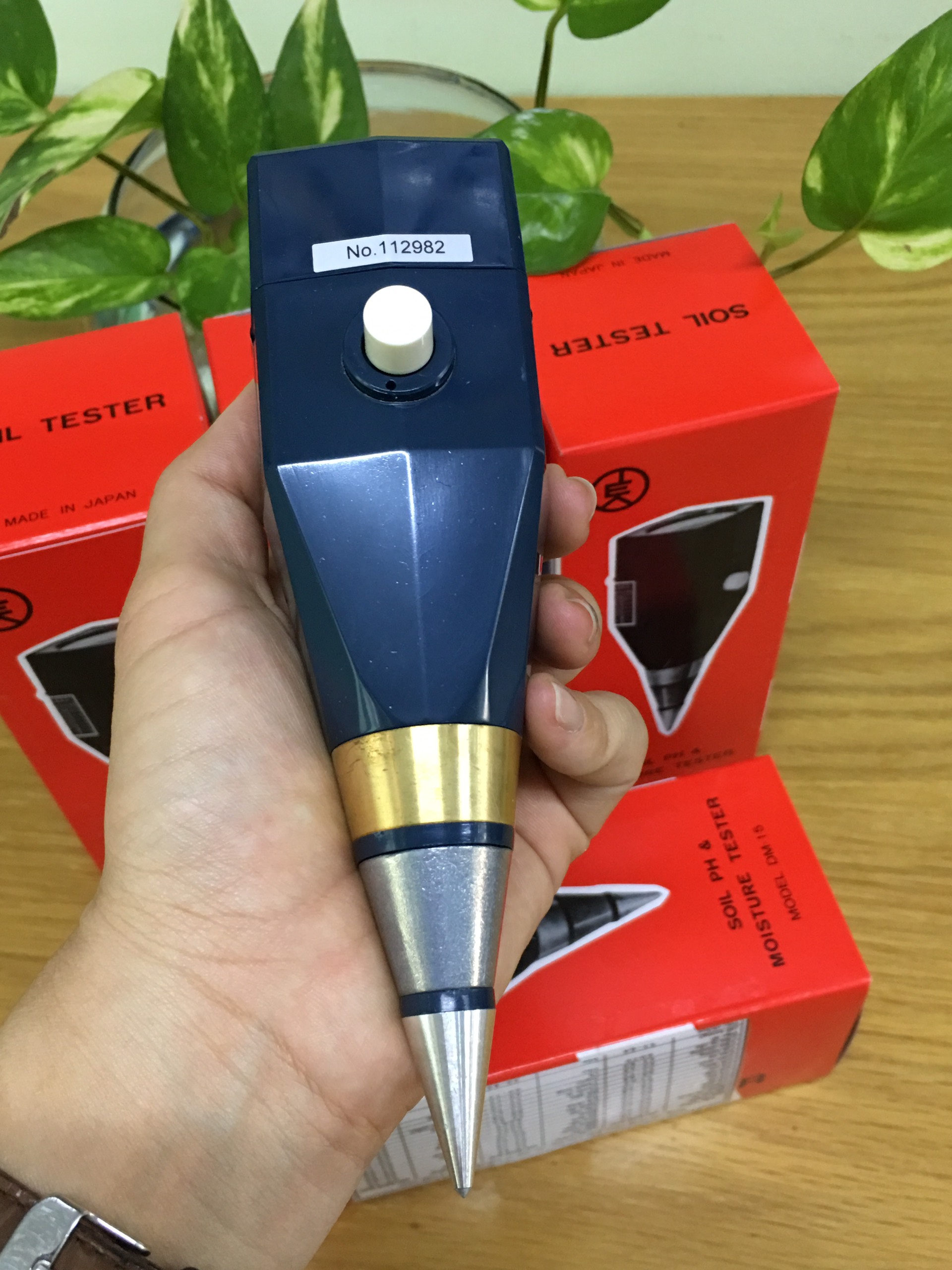 Máy đo pH đất, đo độ ẩm đất Takemura DM15 (Tặng kèm túi đựng máy)