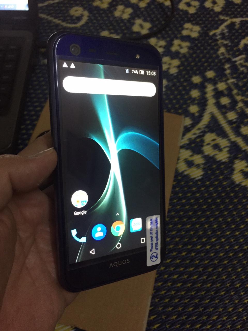 SHARP AQUOS SERIE MINI SHV38