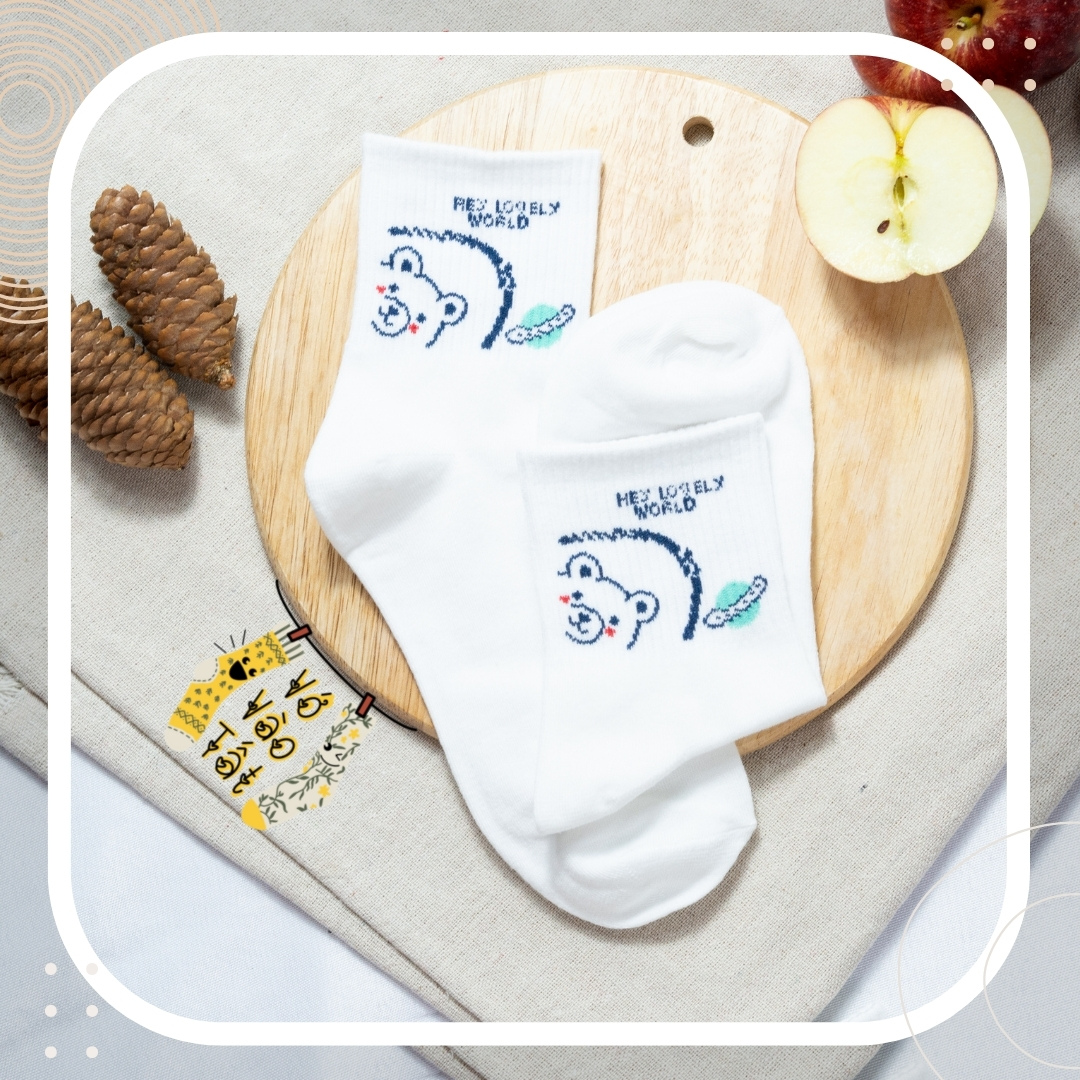Tất vớ trắng cổ cao unisex hình gấu hoạt hình