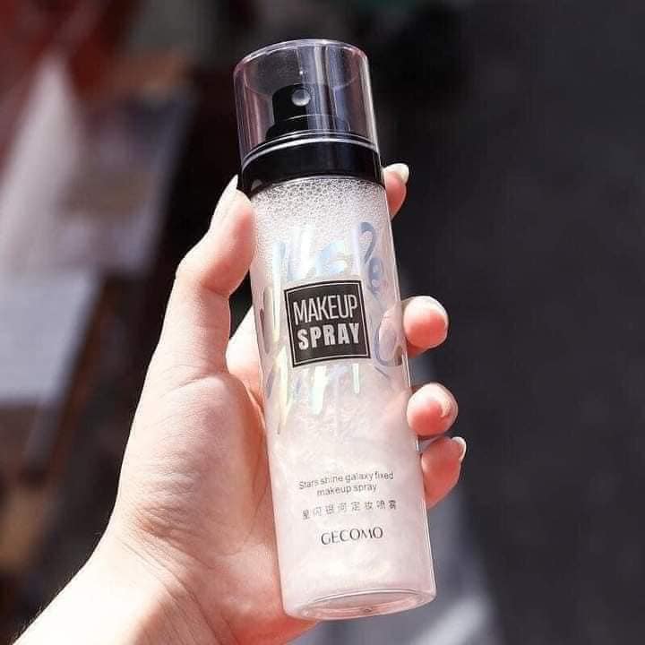 Xịt khoá nền giữ lớp trang điểm Make-Up Fixer Spray
