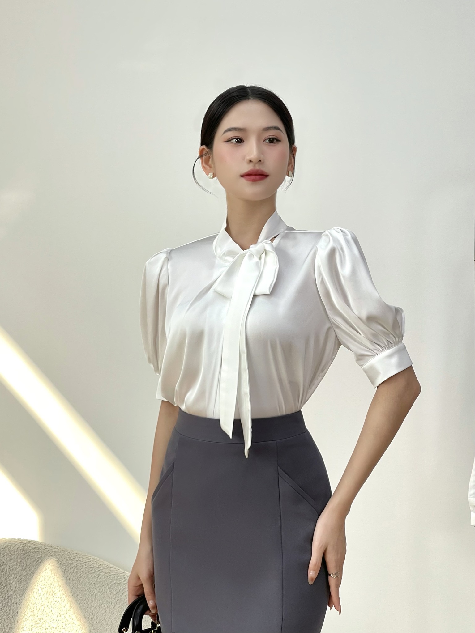 Áo sơ mi lụa trắng tinh cổ nơ HUONG BOUTIQUE BSSM38