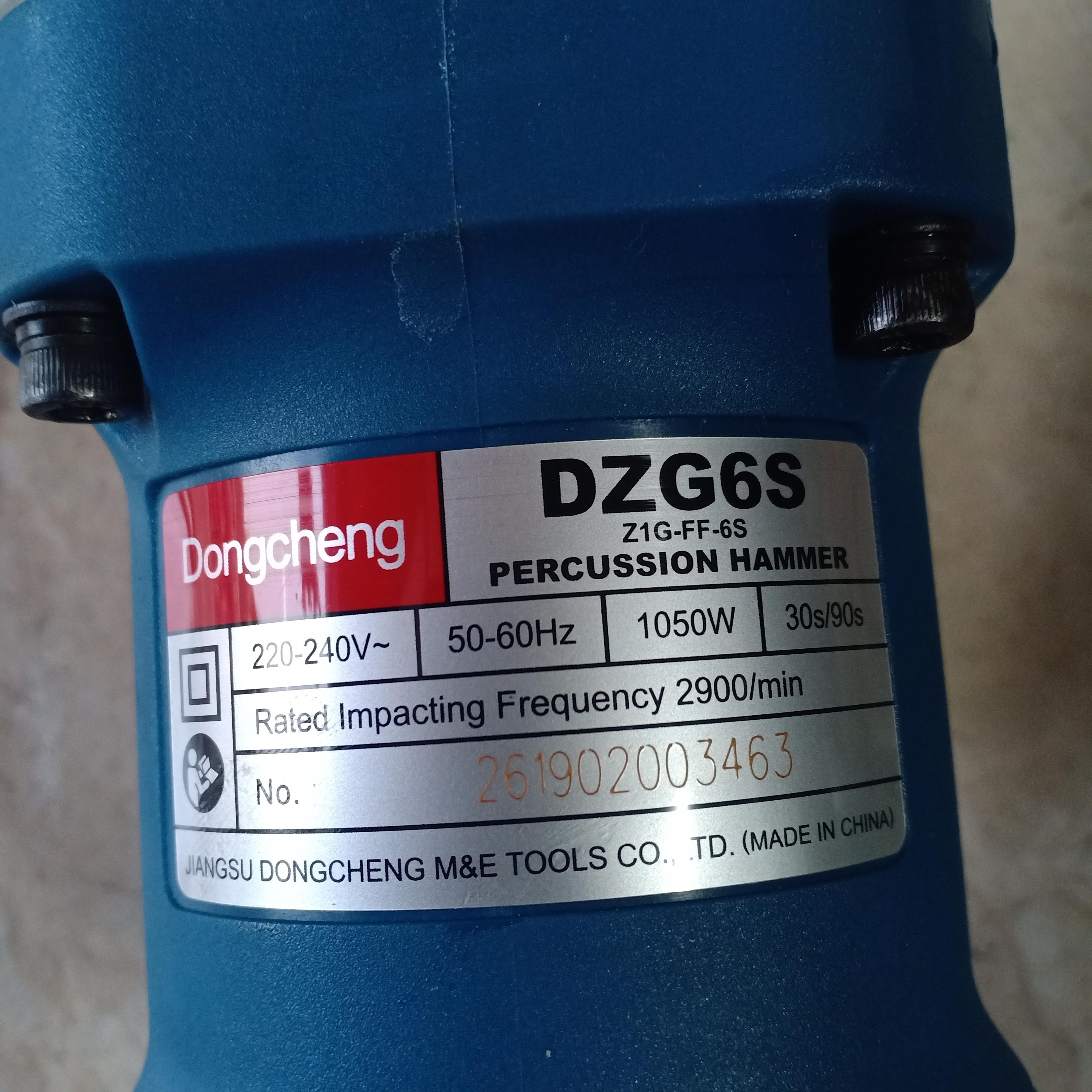 Máy đụcbê tông Dongcheng DZG6S