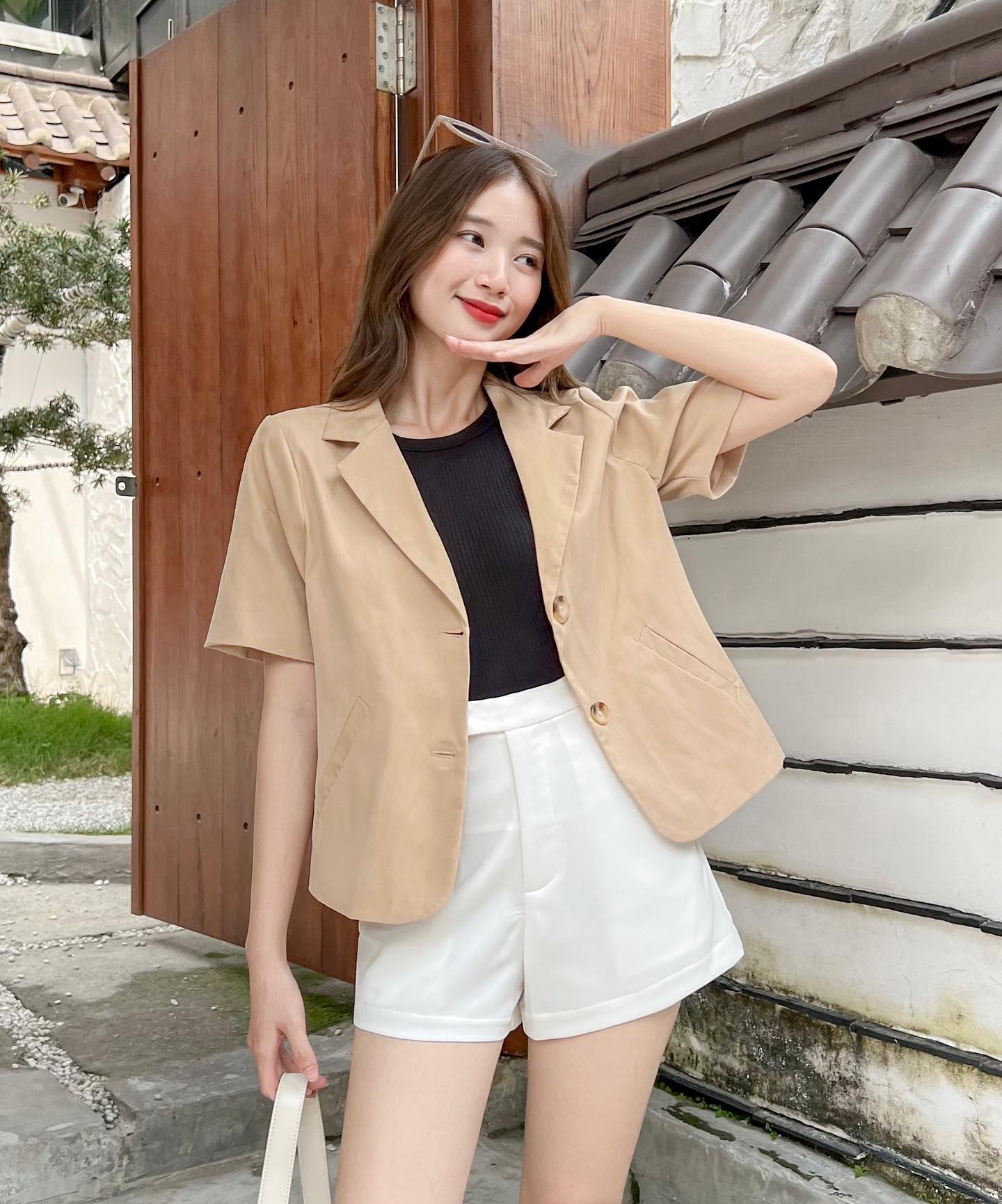JANET Blazer - Áo blazer đính khuy gỗ