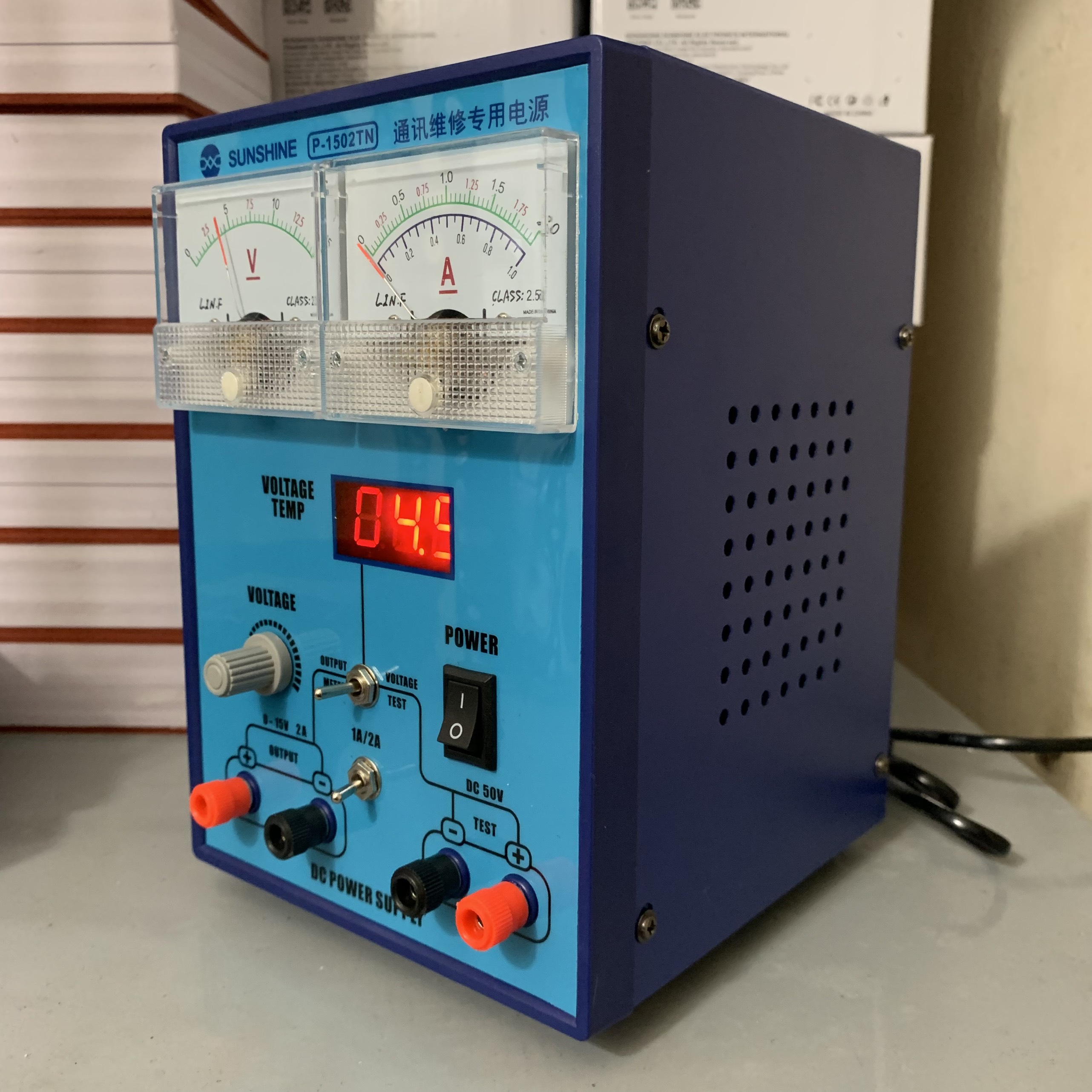 Máy cấp nguồn 2A-15V SUNSHINE P-1502TN