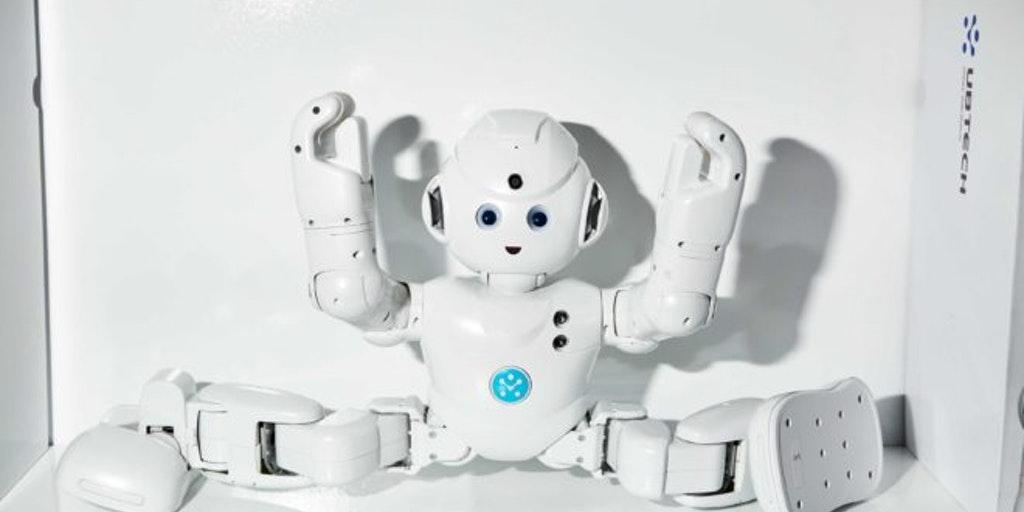 Robot Lynx UBTech tích hợp Alexa
