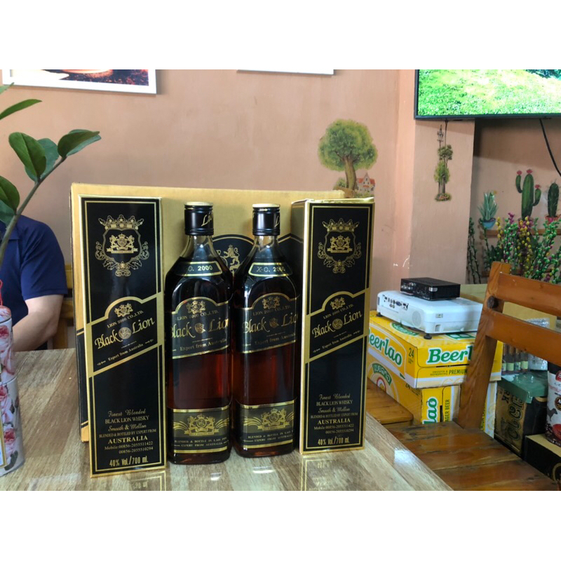 Black Lion 40%, chai vuông 700ml nhập từ Lào - ( chính hãng)