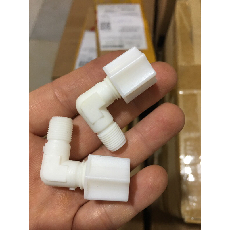 Cút nối vào cốc ro số 4 - máy lọc nước