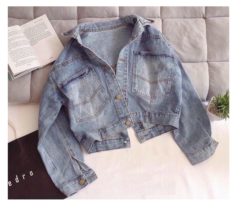 ÁO KHOÁC JEAN NỮ ( XANH JEAN ) PHỐI CÚC SAU LƯNG SIÊU ĐẸP 01N9