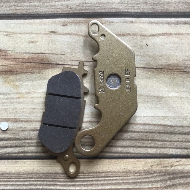 Má phanh trước Yamaha YB125SP
