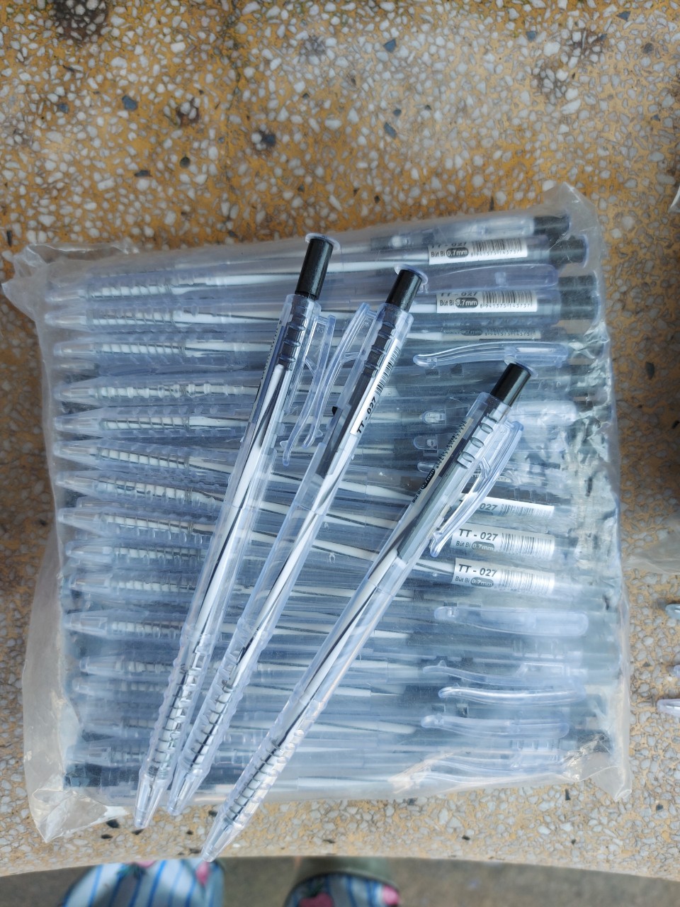 Set 10 bút bi TT-027 mực đen
