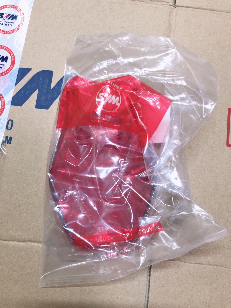 Nắp hậu ( Chụp đèn sau) xe Elegant 50cc, 100cc, 110cc (SA5) chính hãng SYM [HUNGCLE]